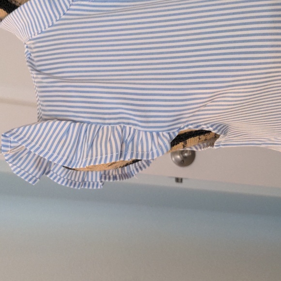 NWOT Women's Striped Ruffle Cap Sleeve Notched V Neck Blouse - Picture 5 of 8